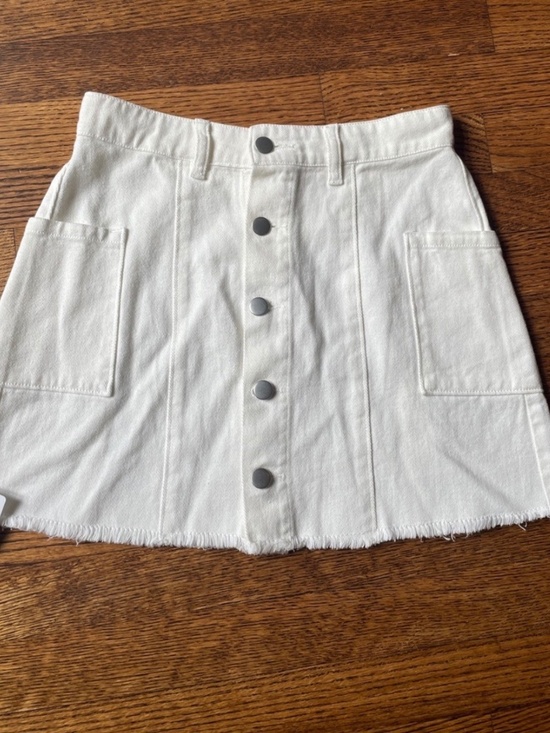 HYFVE Dresses & Skirts - HYFVE White Button-Front Mini Skirt with Patch Pockets